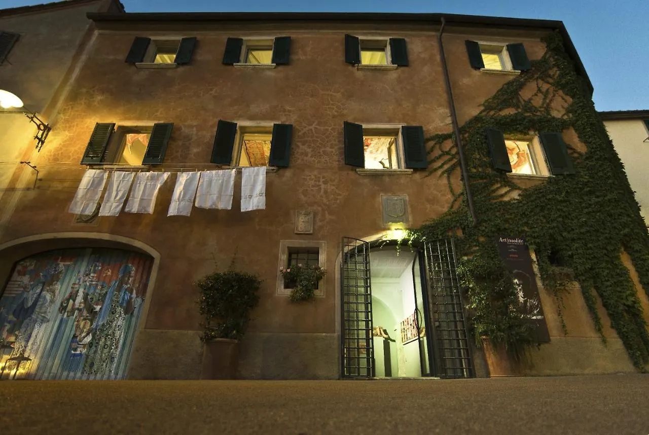 La Casetta Di Borgo -Appartamento Peperone Lajatico 0*,  Italy